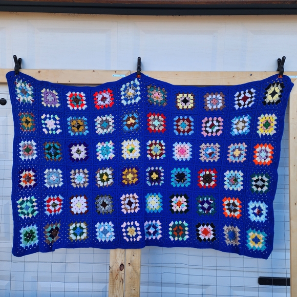 Handmade Granny Square Crochet Afghan Blanket Blue Trim 60"×38" Roseanne Style - Picture 2 of 9